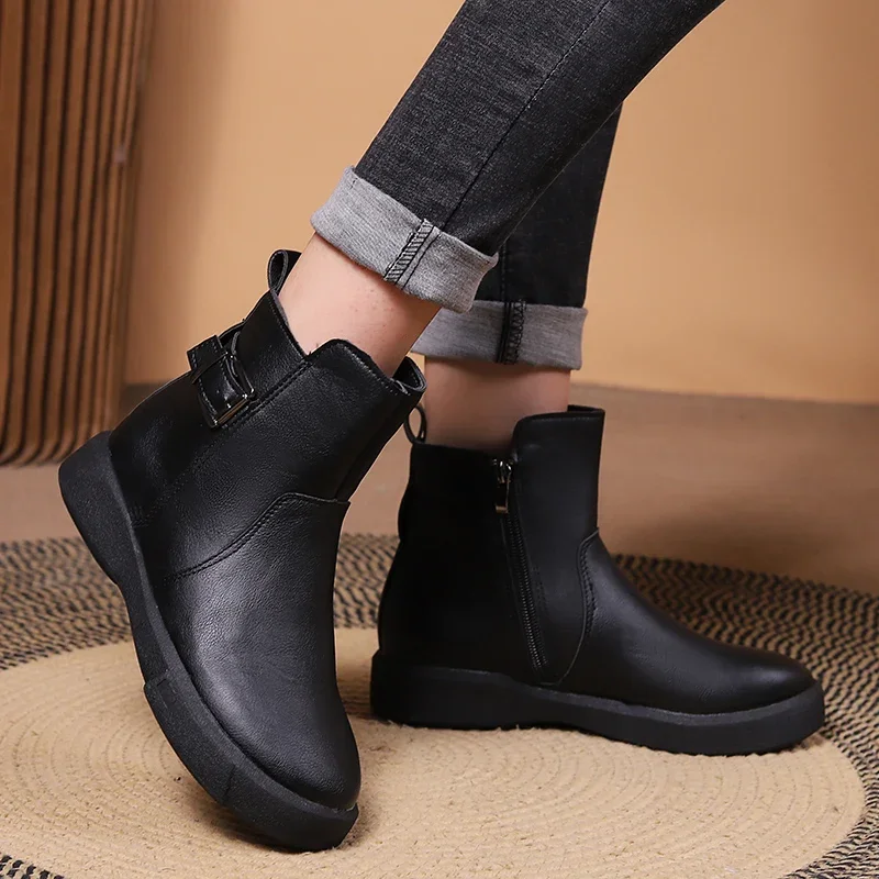 Дамски обувки 2023, висококачествени дамски ботуши с цип, зимни топли, удобни и модерни обувки от плътен памук с кръгло бомбе за ниска пета