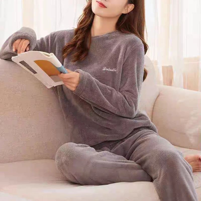 Пижамные комплекти Дамски обикновена топли Свободни зимните пижами ежедневна намаляване в корейски стил, универсални Нежни домашни пижама с кръгло деколте, нежна класика
